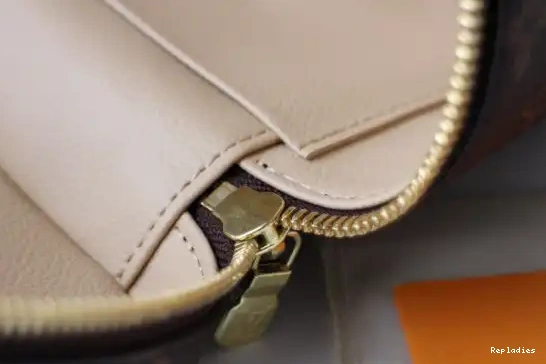 Repzbay VUITTON TOILETRY BAG LOUIS 0606